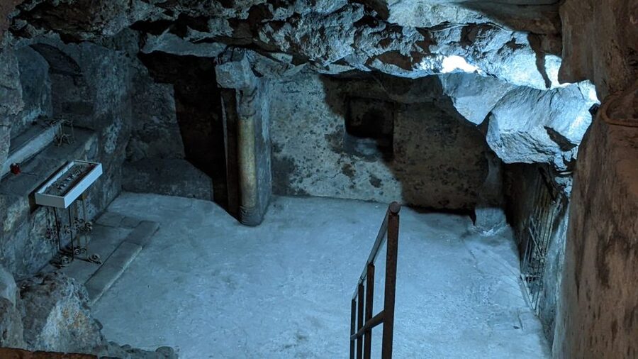 Catania: Underground and Street Food Walking Tour - Amenano to the thermal baths: water you can follow
