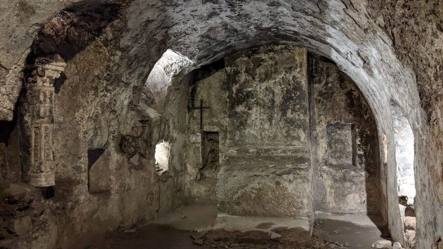 Catania: Underground and Street Food Walking Tour - Via Etnea and Piazza del Duomo: baroque drama and lava-stone symbolism