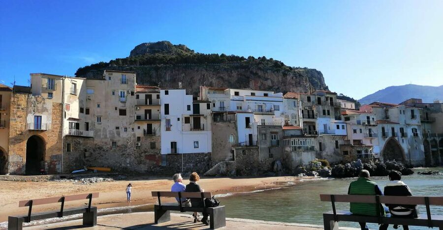 Cefalù: Street Food Tour with Tastings - A guided walk through Cefalù: tying food to the old town