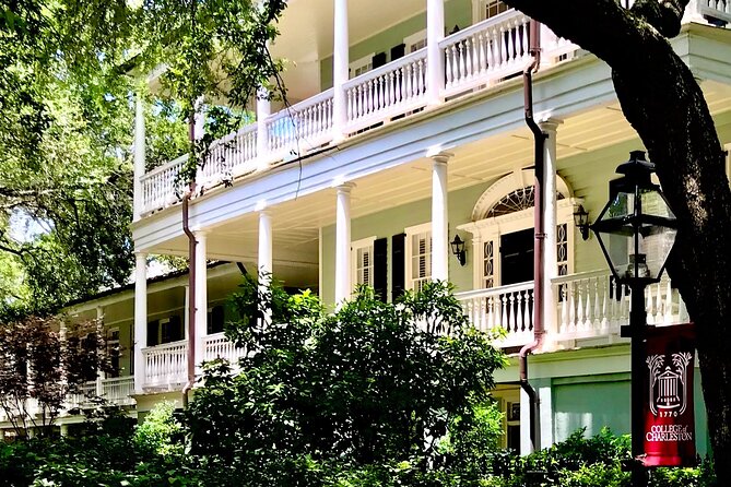 Charleston Brunch Food Tour: Biscuits, Shrimps, Grits and More - Marion Square Farmers Market and Hotel Bennett’s Modern Take