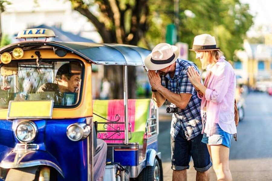 Chiang Mai: Temples and Street Food Night Tour by Tuk Tuk - Key Things That Make This Tour Worth Your Time