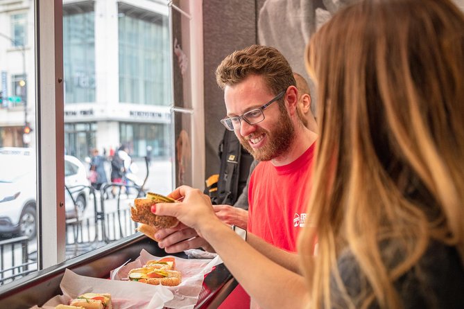 Chicago Food Tour: Taste the City’s Most Iconic Eats - Deep-dish pizza and Italian beef: how to handle meat-forward choices