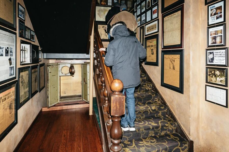 Chicago: Gangsters and Food Tasting Walking Tour - FAQ