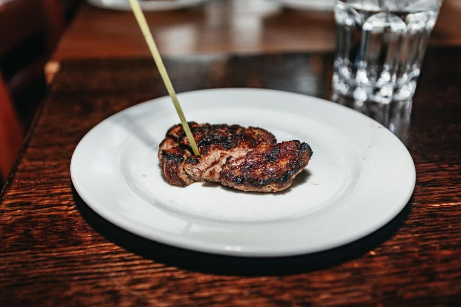 Chicago: Gangsters and Food Tasting Walking Tour - Practical Tips Before You Go (So You Enjoy the Food)