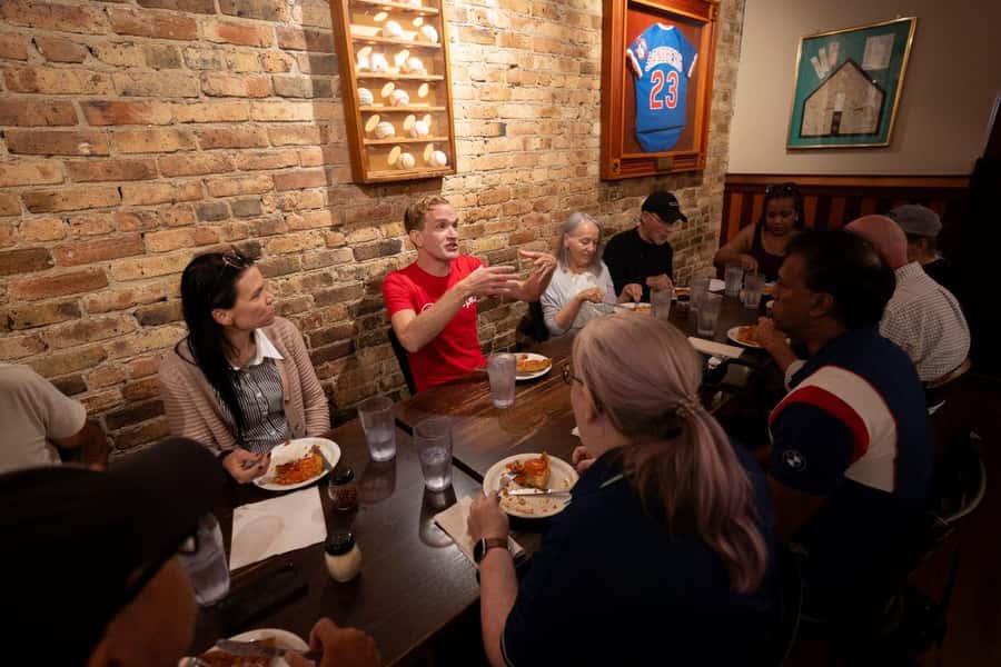 Chicago: The Ultimate Foodie Walking Tour with Tasty Stops - River North classics in just two hours