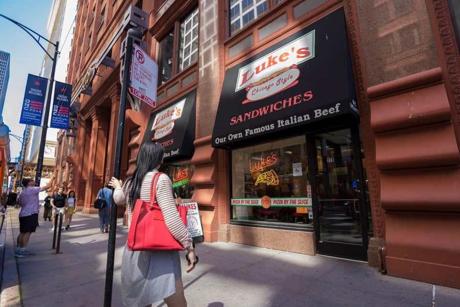 Chicago: The Ultimate Foodie Walking Tour with Tasty Stops - Italian beef sandwich: a Depression-era staple done right