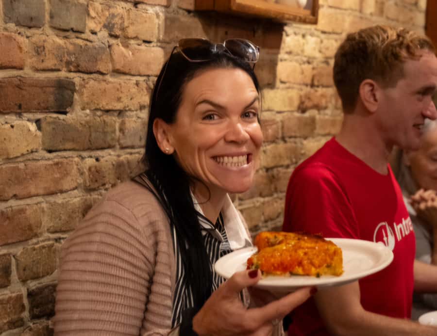 Chicago: The Ultimate Foodie Walking Tour with Tasty Stops - Chicago Loop finish: local treat, tips, and El access