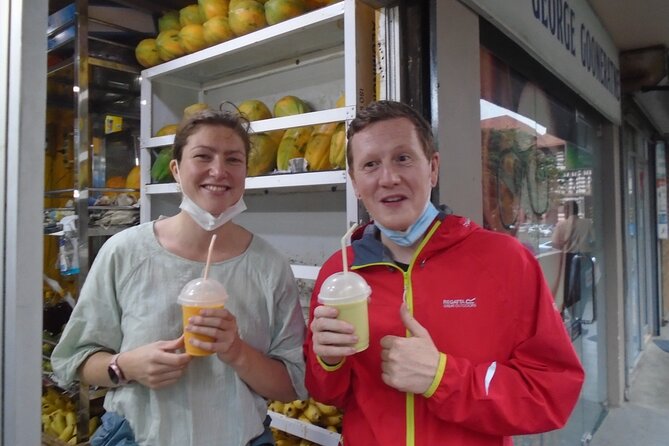 Colombo Express Food Tour with 9 + Tastings - Zylen Tea stop: tea and coffee in the middle of the action