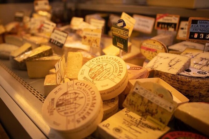 Cool Le Marais: Parisian Food Tour, Small Group or Private Option - Croissant and cheese-wine pairings: the pâtisserie start