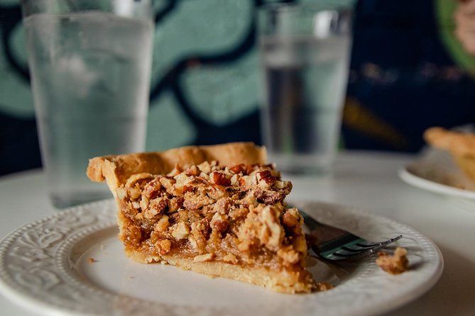 Dallas Food Tour with 5 Local Food Tastings in Deep Ellum Area - Key things that make this Deep Ellum food tour work