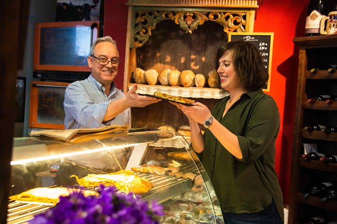 De Mercados: A Neighborhood Market and Food Tour - Mercado Barcelo: how a food market teaches you to shop