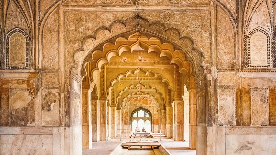Delhi: Old Delhi City Tour with Tuk Tuk Ride & Street Food - India Gate finishes the loop with space to breathe