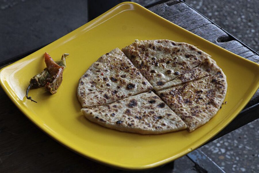 Delhi: Old Delhi Street Food Tour with Rickshaw Ride - Jama Masjid Stop: Food Meets a Real Monument