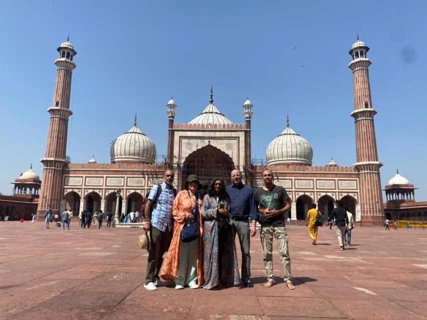 Delhi: Private Chandni Chowk, Food Tasting, & Tuk-Tuk Tour - Jama Masjid: Seeing the Mosque as a Landmark, Not Just a Photo Stop
