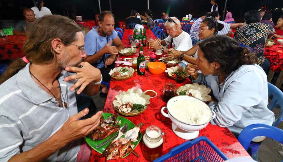 Denpasar: Night Street Food Walking Tour - Pasar Kreneng: The Local Night Market Moment