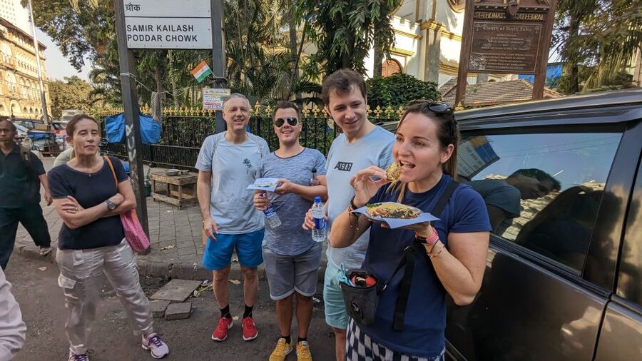 Discover Mumbai's street & beach with Vegetarian food tour - Girgaum Chowpatty: chaat and that late-day beach energy