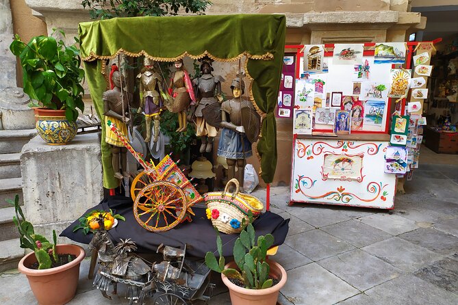 Discover Palermo in 3 hours. Art, history, markets and street food - Piazza Pretoria and the Fontana Pretoria Nickname