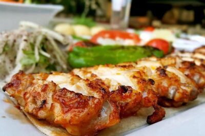 Doha: Pearl Island Food Tour – 7 Tastings, AC Vehicle - Stop 1: The Pearl Island arrival—where the tour sets the tone