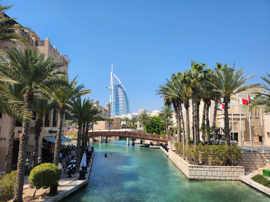 Dubai: City Highlights Tour with Blue Mosque & Street Food - Souk Madinat Jumeirah: Classic Dubai Market Vibes