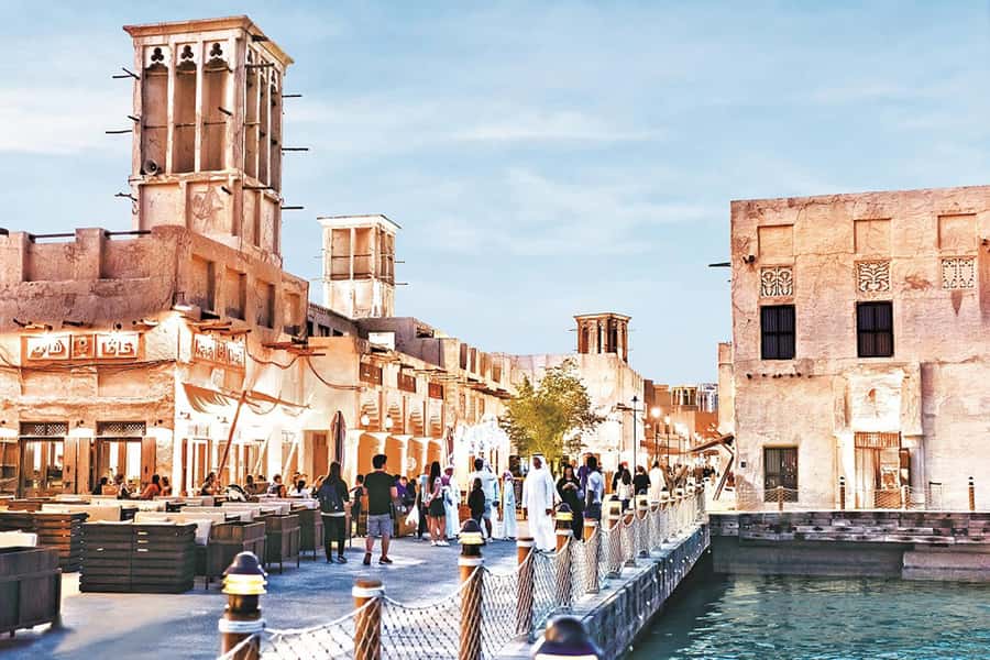 Dubai: Old Town Walking Tour with Abra Cruise & Street Food - Gold Souk and the Spice Market: When the Senses Take Over