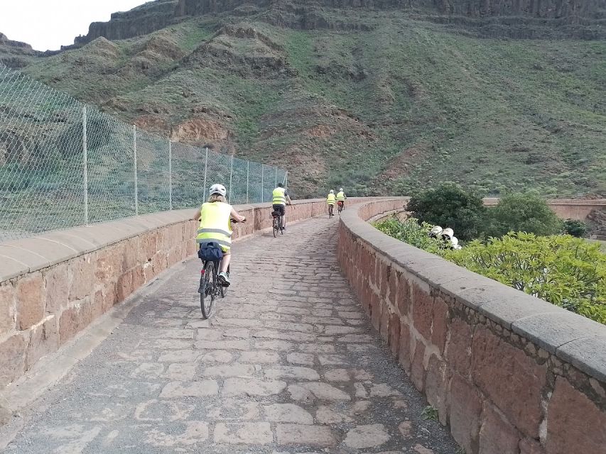 E-Bike Mountain Tour in Natural Park +Option Tapas in a Cave - Ayagaures Dam: reservoir views and the return downhill
