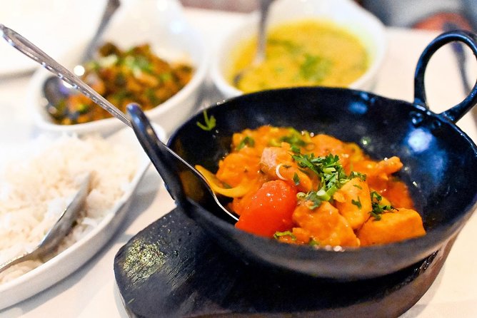 East London Indian Private Food Tour with 8+ Food Tastings - Start at Whitechapel Gallery: get oriented, then start eating
