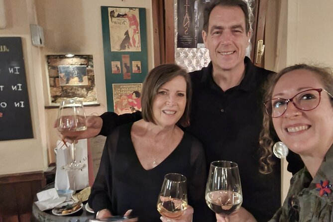 Eat, Drink and Repeat: Wine and Food Tasting Tour in Venice - Stop-by-stop pacing: what your 6-stop evening feels like
