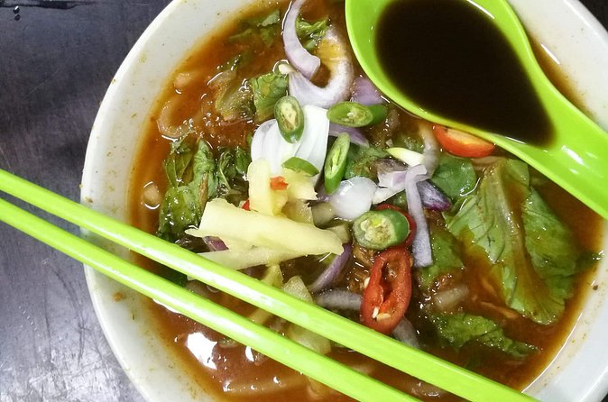 Eat Like A Local: Penang Street Food Tour - Stop 1 on Penang Road: Teochew chendul and three hawker bites