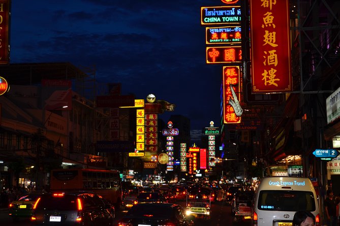 Flavors of Bangkok: Small-Group Chinatown Evening Food Tour - The walking route: Wat Mangkon to Yaowarat Road and the red gate moment