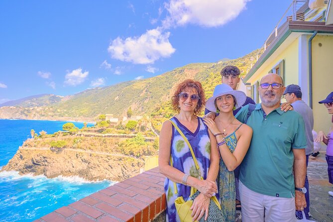 Florence: Cinque Terre Park Day Trip with Optional Street Food - Vernazza by boat (when the sea cooperates)