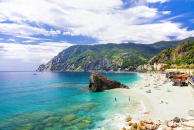 Florence: Day Trip to Cinque Terre with Optional Street Food - The morning start: meeting point near Santa Maria Novella