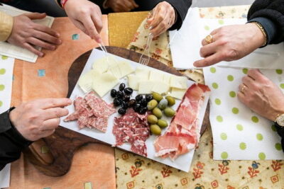 Florence Food Tour of 10+ Authentic Tastings with Cheeses & Wines - What you’ll taste: 10+ bites built around Tuscan comfort food