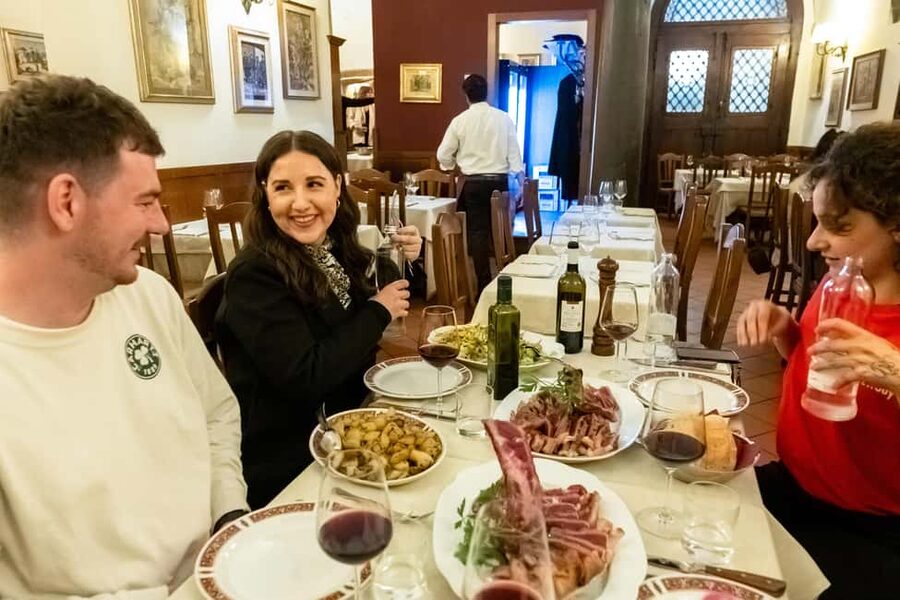 Florence: Food Walking Tour with Local Steak and Tuscan Wine - Gelato finale near Santo Spirito: how to end without overthinking it