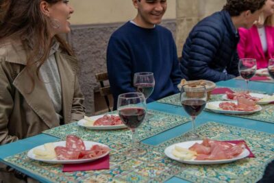 Florence: Guided Food Walking Tour with Tuscan Classics - What you eat: Tuscan classics with a locals-first approach