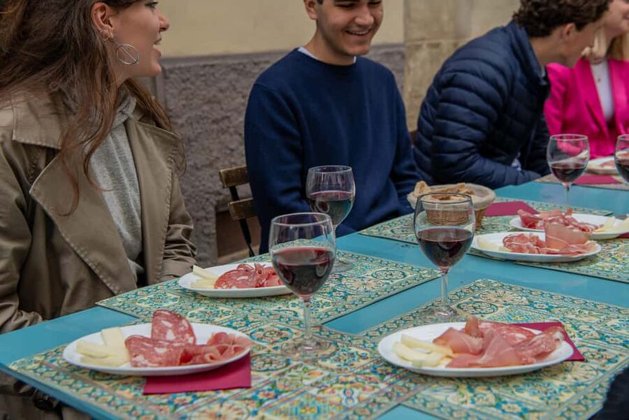 Florence: Guided Food Walking Tour with Tuscan Classics - What you eat: Tuscan classics with a locals-first approach
