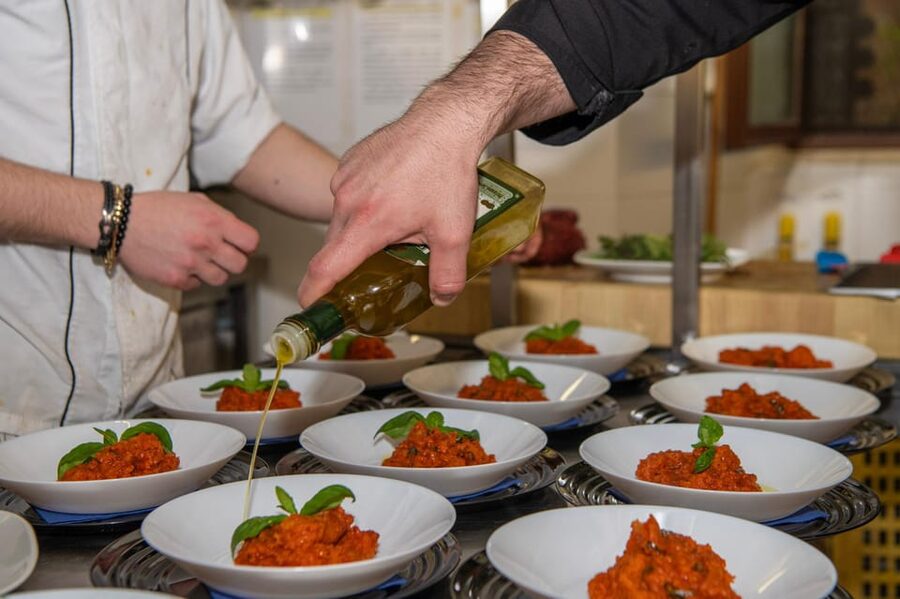 Florence: Private Food Walking Tour with Tuscan Classics - What you’ll taste: Florentine meats, cheeses, pasta, and more