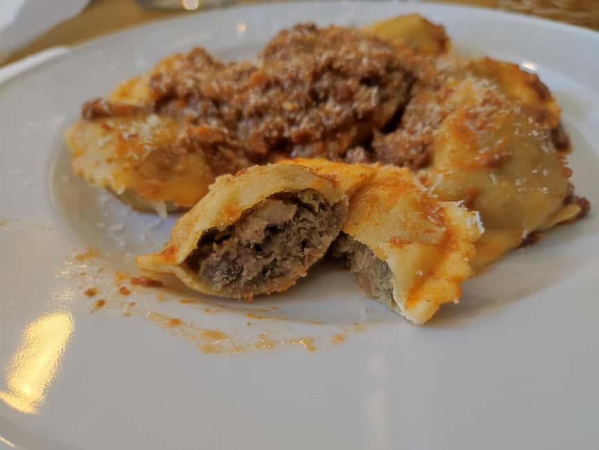 Florence’s Ultimate Food Tour: Full Tuscan Meal with a Local - Regional plates: cured meats, Pici or Tortelli, and seasonal surprises