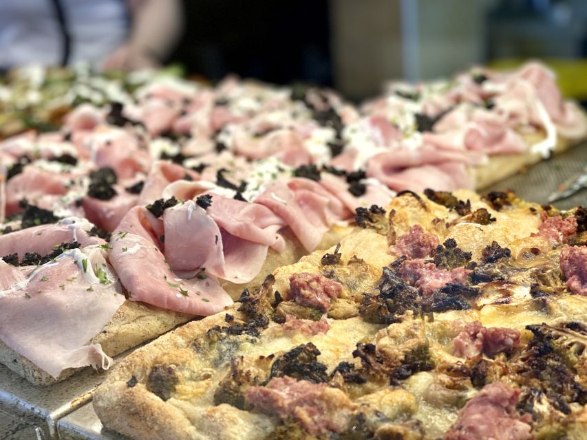 Florence: Street Food Tour with Wine & Local Guide - Ponte Vecchio and the monument checklist, plus that sunset feel
