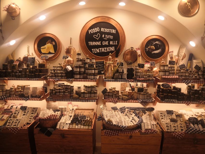 Florence: Street Food Walking Tour with Wine - The gelato finish near Ponte Vecchio: a sweet landing pad