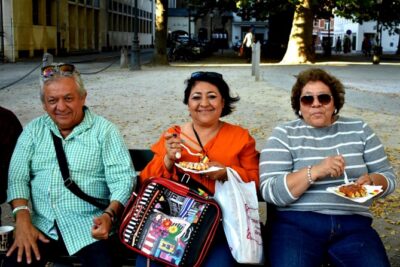 Food tasting & Historical walk - Getting oriented at FnacMarkt: meeting point, pace, and the reality of crowds