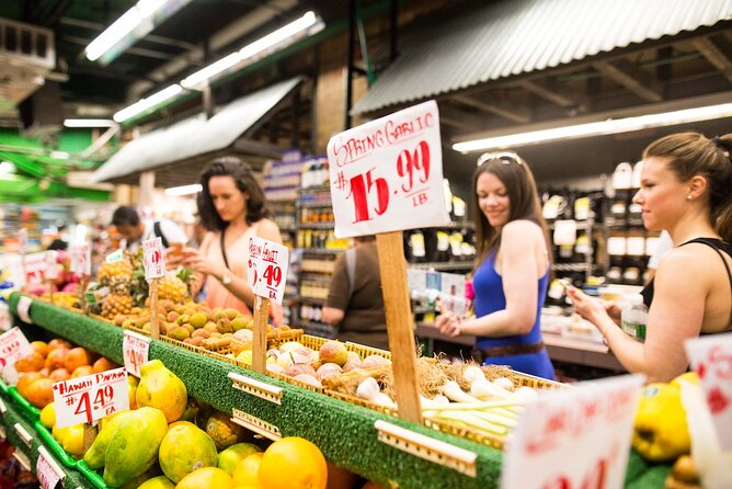 Foods of NY Tours Chelsea Market Food Tour & High Line Park - Dickson’s Farmstand Meats: The Seated Hot Dog That People Remember