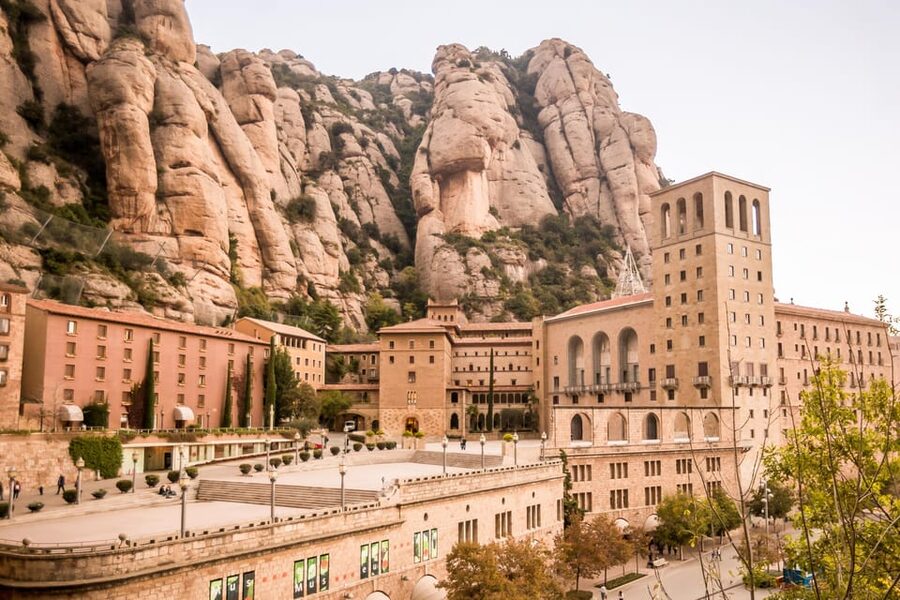From Barcelona: Montserrat Half-Day Wine and Tapas Trip - Where your free time fits (and how not to get rushed)