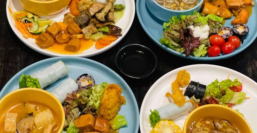 From Hanoi: Old Quarter Vegetarian Food Tour - Meeting at 38 Bát Sứ: what happens before you eat