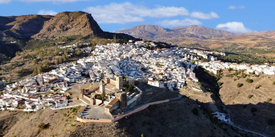 From Malaga: Caminito del Rey/White Village Tour & Tapas - Where you start in Málaga: Aloratur meeting point in plain English
