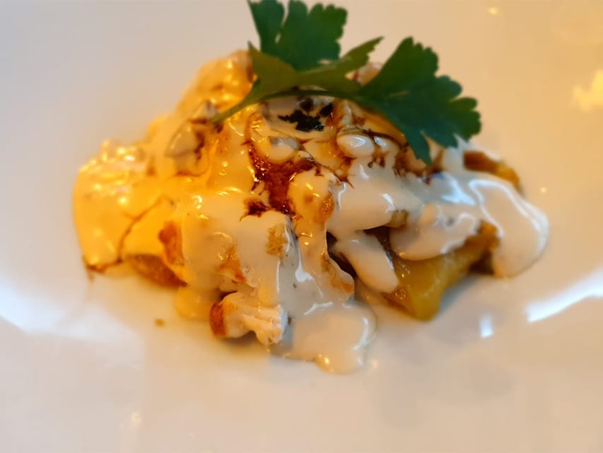 From Malaga: Caminito del Rey/White Village Tour & Tapas - Tapas brunch in Álora: the pause that makes the rest of the day work