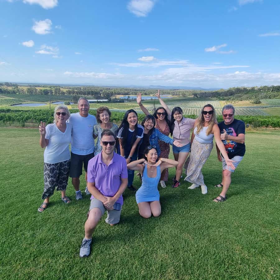 From Sydney: Hunter Valley Wine, Gin & Food Tastings Tour - Spirits stop: gin and vodka tasting with production explanations