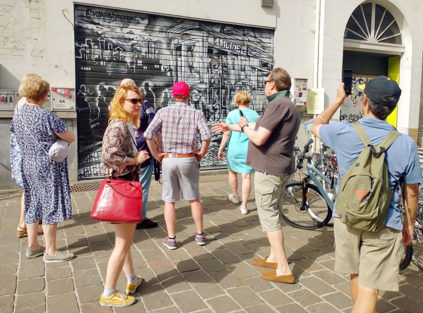 Ghent: Guided City Tour with Food Tastings - Who should book this Ghent food and history walk