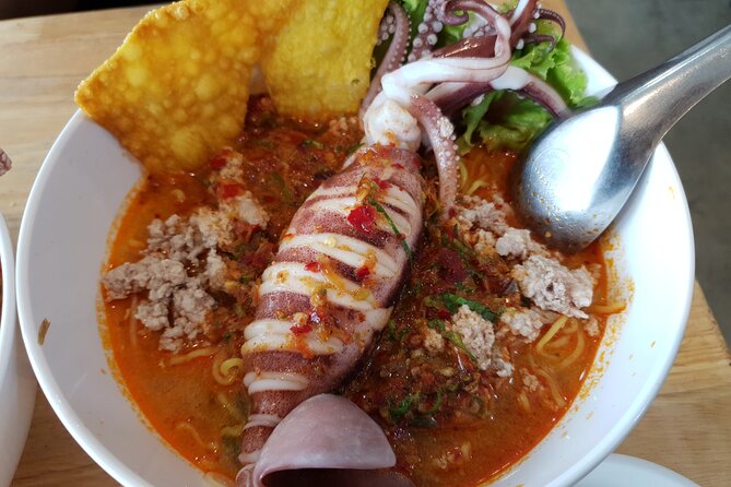 Go where the locals go, Eat what the locals eat! Food Tour with Local Foodies - Kao Man Gai at a long-running spot, then on to Wat Chiang Man