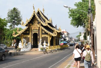 Go where the locals go, Eat what the locals eat! Food Tour with Local Foodies - Kao Soi and the dish origin story you actually remember