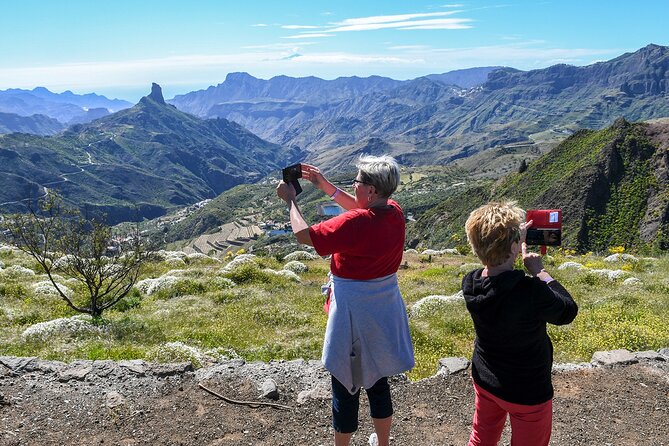 Gran Canaria 7 Highlights Small Group Tour with Tapas Picnic - Stop 1: Taliarte area photo stop and the black volcanic sand beach mood